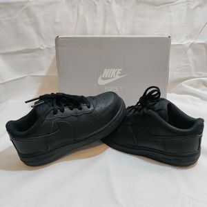 Nike Air Force 1 PS Low Triple Black 314193 009 Kids basketball shoes size 10c